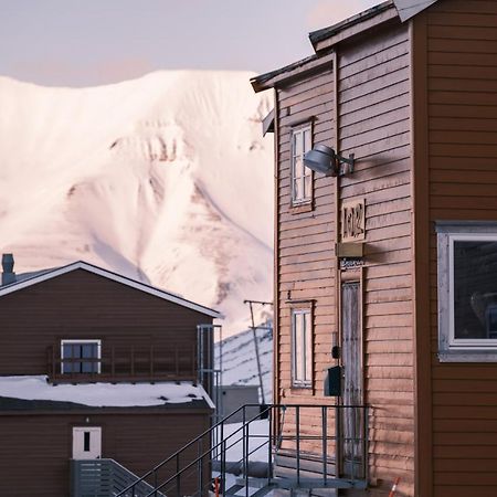 Gjestehuset 102 Longyearbyen Exterior foto