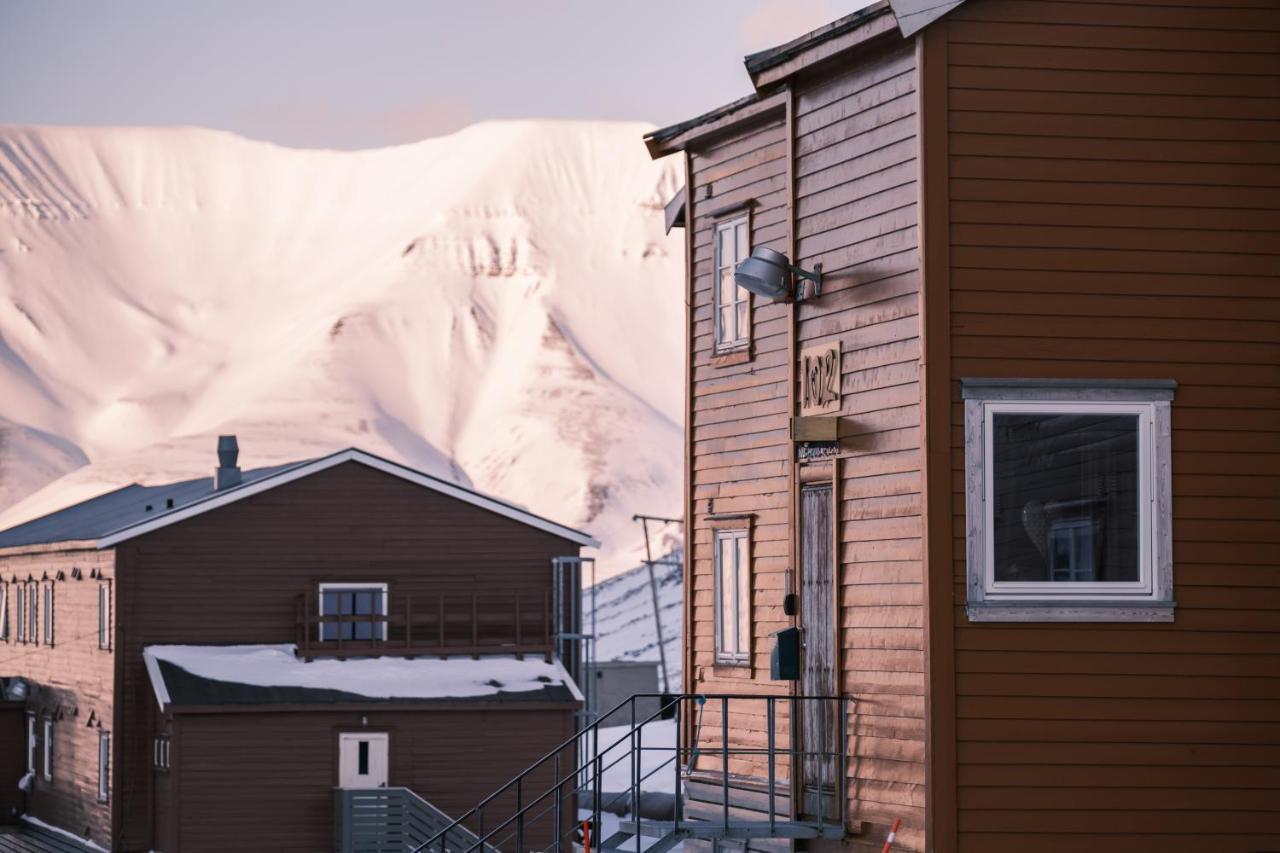 Gjestehuset 102 Longyearbyen Exterior foto