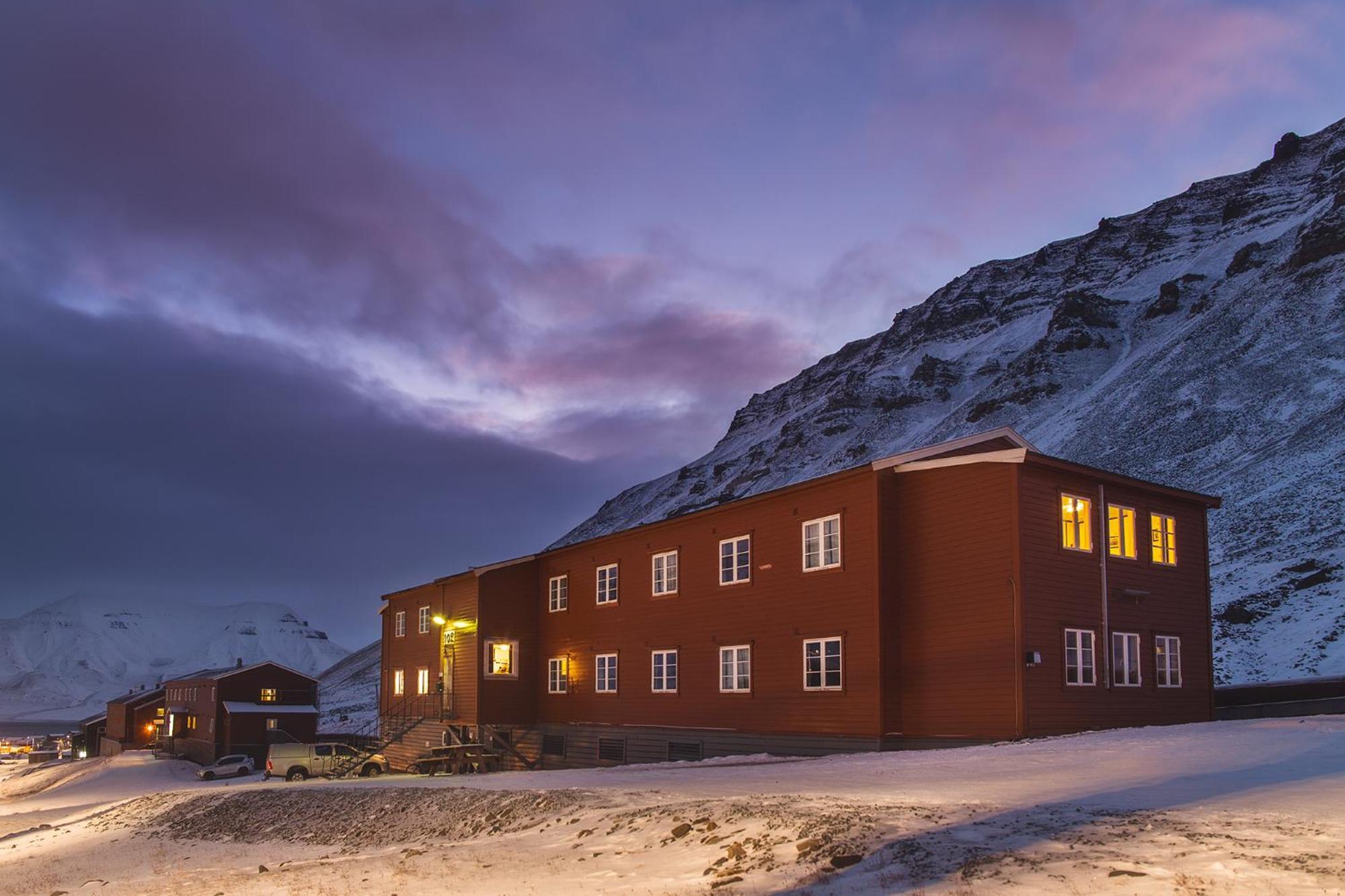 Gjestehuset 102 Longyearbyen Exterior foto
